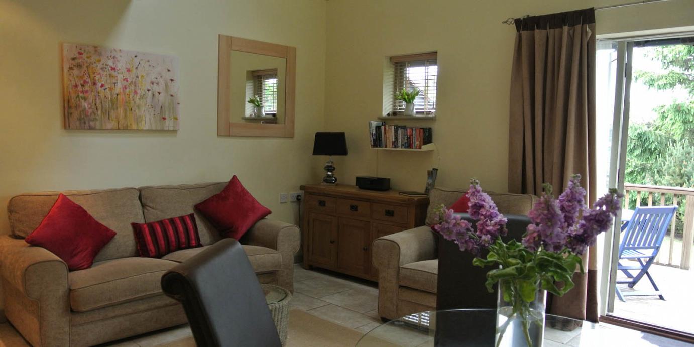 Kent Holiday Cottage For 2 To 4 With Pool Near Faversham And The